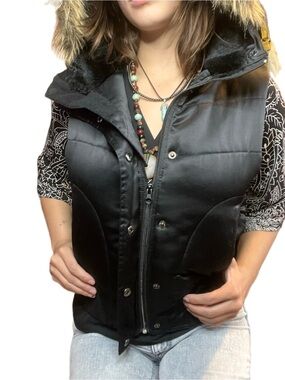 Urban Behavior Black Puffer Vest Hooded Faux Fur Trim Y2K Size S M/L